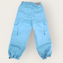 Pantalón parachute sistema ajustable en cintura.