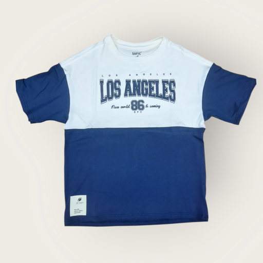 Camiseta oversize combinada.