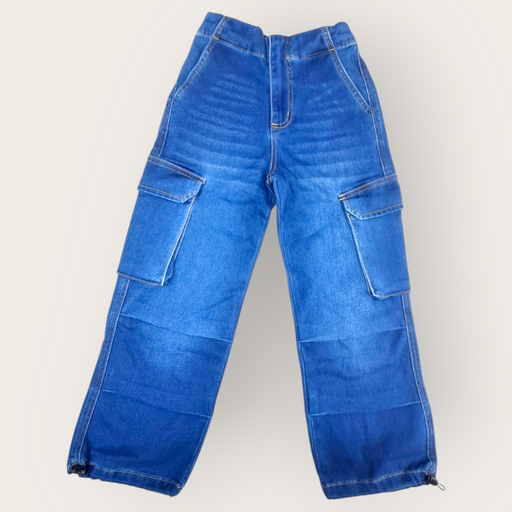 Jeans parachute sistema ajustable en cintura.