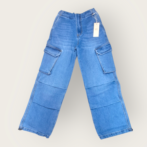 Jeans parachute sistema ajustable en cintura.
