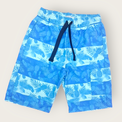 Bermuda impermeable con bolsillo.